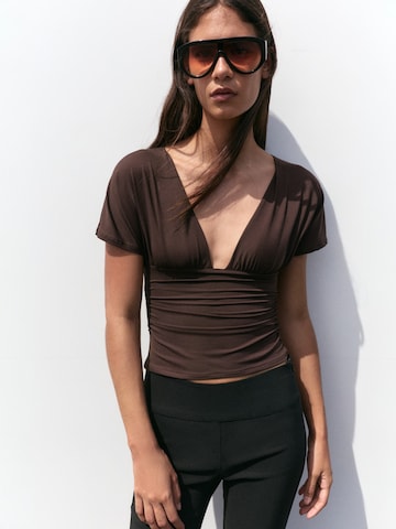 Pull&Bear Koszulka w kolorze brązowy: przód
