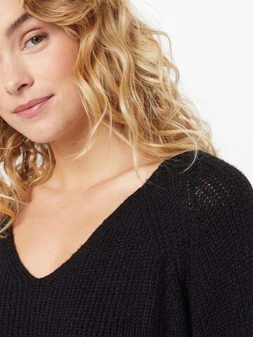 Pullover 'EMIRA' di ABOUT YOU in nero