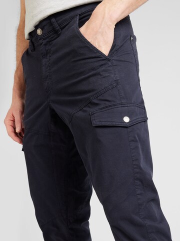 Tapered Pantaloni cu buzunare 'NEW KOMBAT' de la GUESS pe albastru