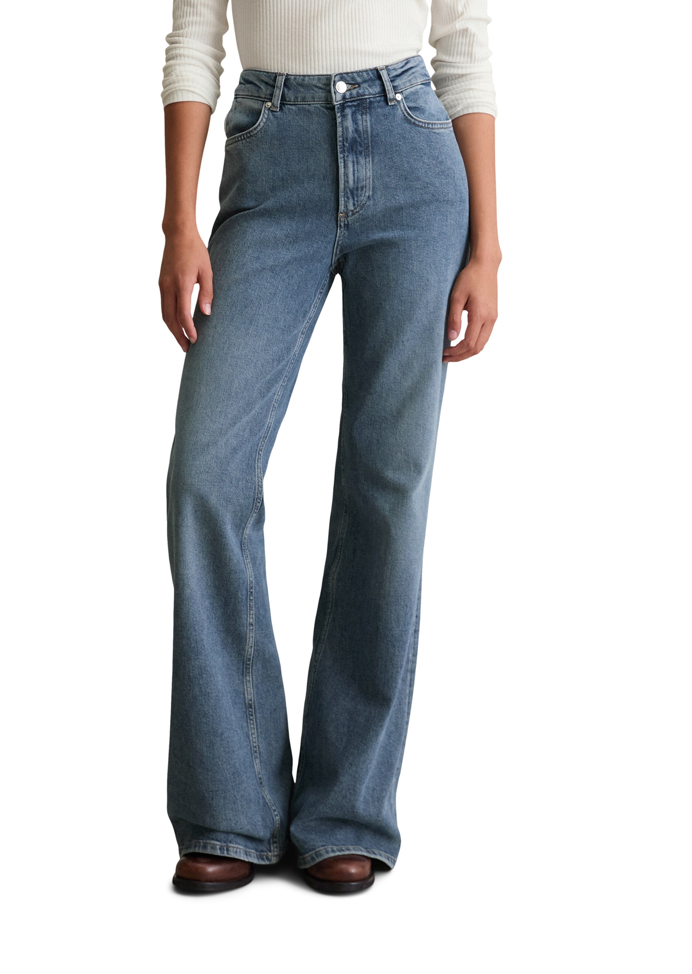 Marc O'Polo DENIM Boot cut Jeans in Blue: front
