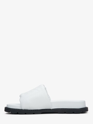 Estro Sandal '25338-10' in White