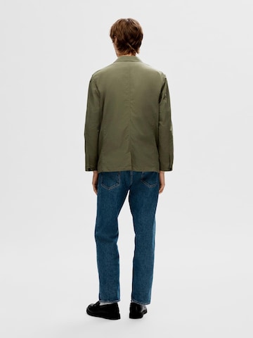 SELECTED HOMME جينز مضبوط سترة غير رسمية 'HALLS' بلون أخضر