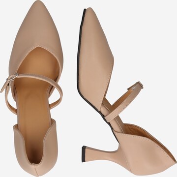 Trendyol Pumps in Brown