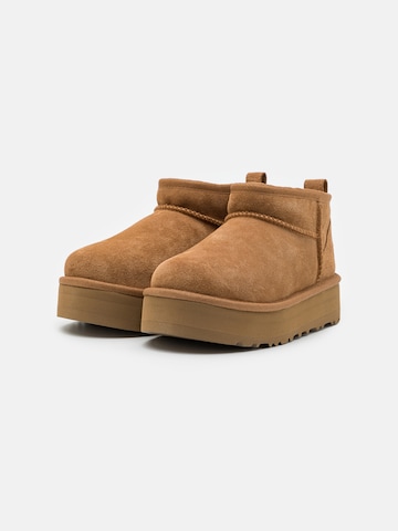UGG Csizma 'Classic Ultra Mini' - barna