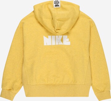 Nike Sportswear Sweatshirt in Geel