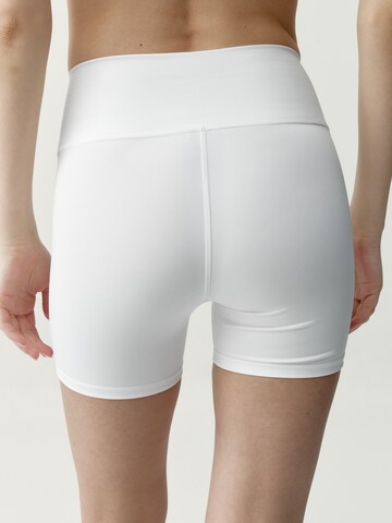 Born Skinny Sportshorts 'Roland' in Weiß