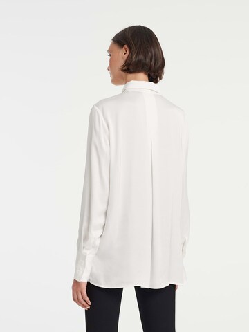 OPUS חולצות נשים 'Fasena' בלבן