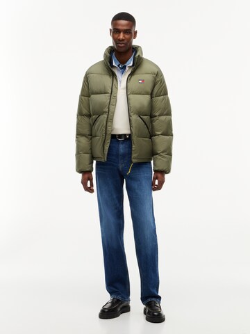 Tommy Jeans Φθινοπωρινό και ανοιξιάτικο μπουφάν 'VAIL' σε πράσινο