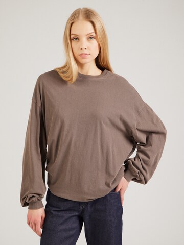 WEEKDAY - Camiseta talla grande 'Lindy' en marrón: frente