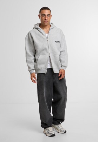 Veste de survêtement 'Almost Home' Another Cotton Lab en gris
