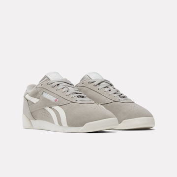 Reebok Sneaker in Grau