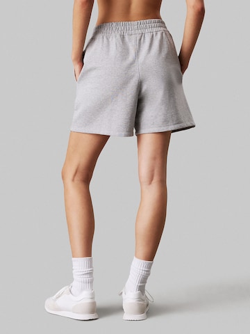 Calvin Klein Jeans Regular Shorts in Grau
