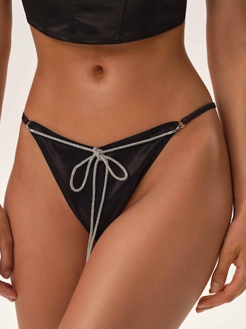 Panty 'String Onyks, Satin Optik, mit Baumwollzwickel, normale Leibhöhe M' di ESOTIQ in nero
