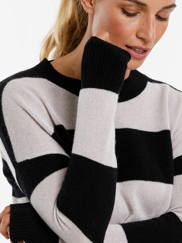 MARC AUREL Sweater in Black