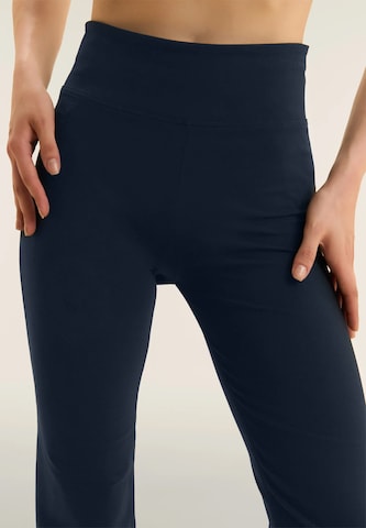 Freddy Boot cut Pants in Blue