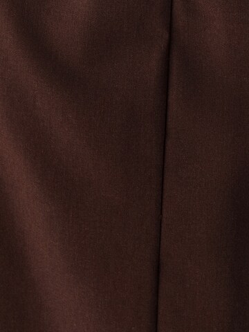 Willa Рокля 'Laurence' в кафяво