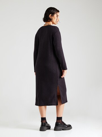 Robes en maille 'VMCCeri' Vero Moda Curve en noir