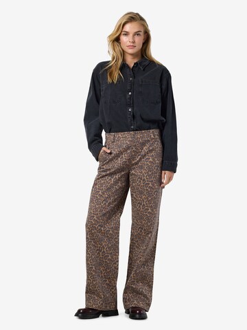 Regular Pantalon Noisy may en marron