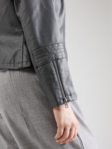 Giacca di mezza stagione 'CAREMMY' di ONLY Carmakoma in grigio