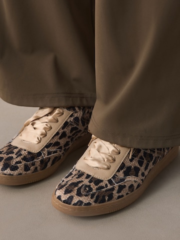 Baskets basses 'Forever Comfort' Next en marron