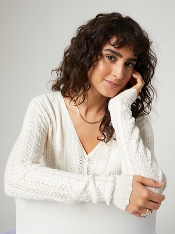 Cardigan 'Snowdrop' florence by mills exclusive for ABOUT YOU en blanc