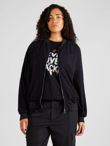 Veste mi-saison 'Nova Bech' ONLY Carmakoma en noir : devant