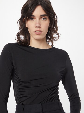 SISTERS POINT - Camisa 'GILA' em preto