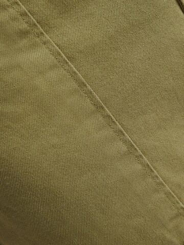 Bershka Loosefit Housut värissä vihreä