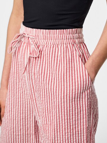 PIECES Regular Trousers 'PCSally' in Red