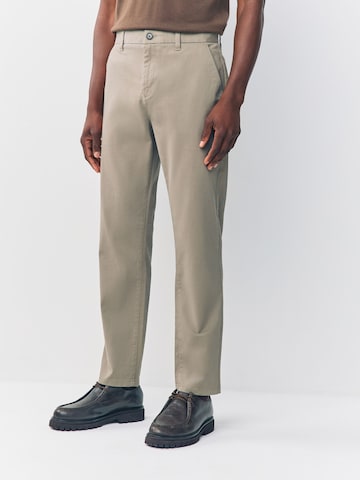 Next Slimfit Chino nadrág - szürke: elől