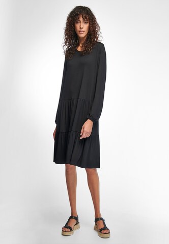 Robe Peter Hahn en noir