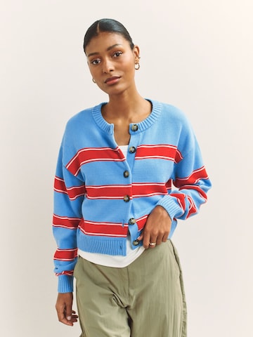 Next Strickjacke in Blau: Vorderseite