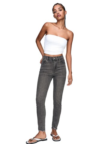 Pull&Bear Skinny Džínsy - Sivá