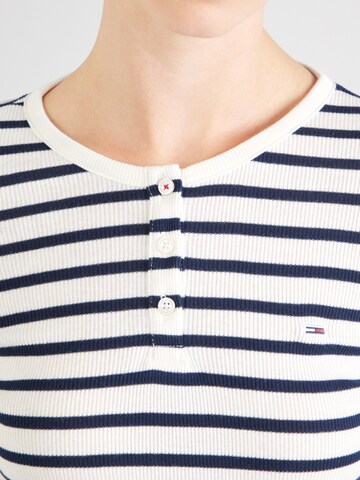 Tommy Jeans Koszulka w kolorze niebieski