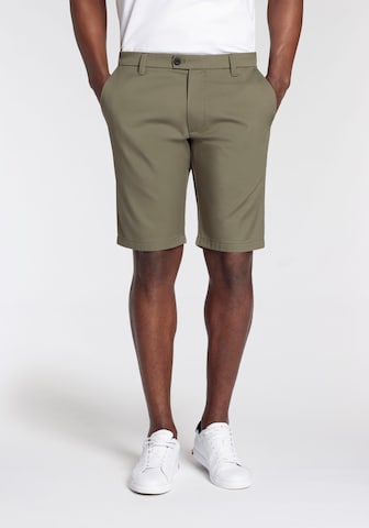 KangaROOS Regular Chino Pants in Green: front