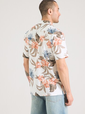 Coupe regular Chemise Lindbergh en blanc