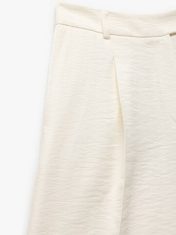 Koton Loose fit Pleat-front trousers in White