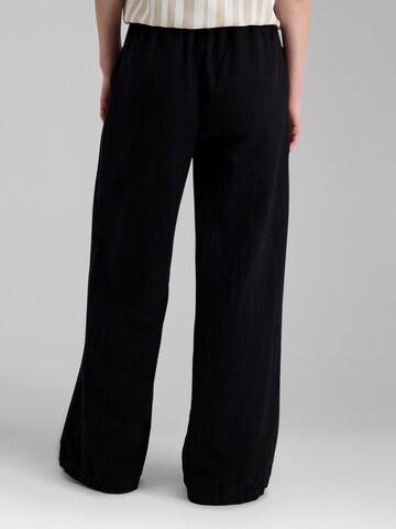TIMEZONE Wide leg Pleat-Front Pants 'Wide' in Black