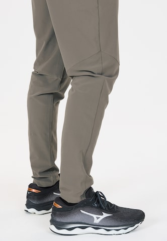 Virtus Tapered Funktionshose 'Mack' in Grau