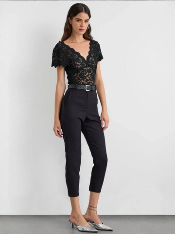 Hiccup T-Shirt in Schwarz