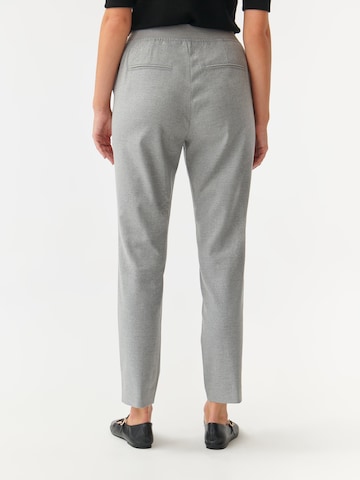 TATUUM - Tapered Pantalón 'OLIA' en gris