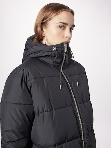 Manteau d’hiver 'MAILINE' minimum en noir