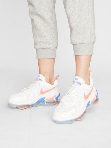 Nike Sportswear Matalavartiset tennarit 'Nike Air Vapormax Evo' värissä valkoinen: edessä