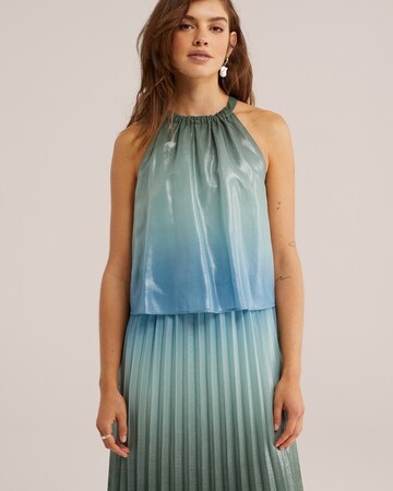 WE Fashion Dress in Green: front