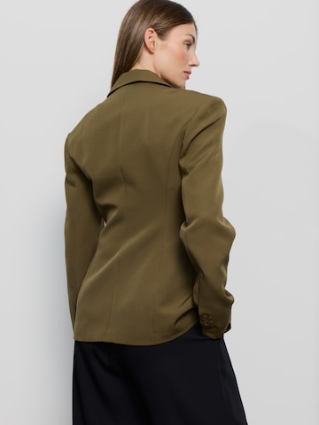 RÆRE by Lorena Rae Blazer 'Cosima' in Green