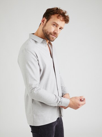 Regular fit Camicia 'Hauke' di ABOUT YOU x Kevin Trapp in grigio: frontale