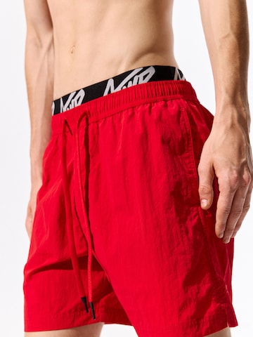 Shorts de bain Pull&Bear en rouge