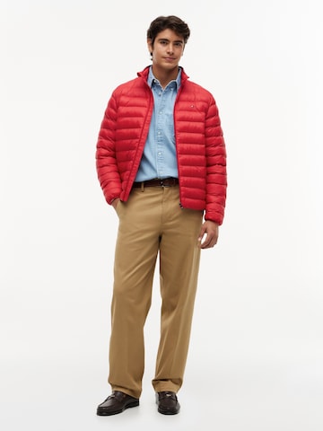 TOMMY HILFIGER Демисезонная куртка в Красный