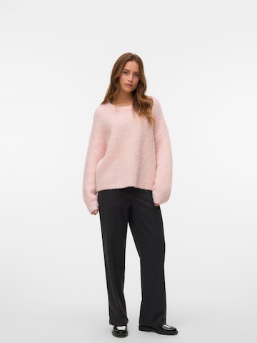 regular Pantaloni con pieghe 'VMVega' di VERO MODA in grigio