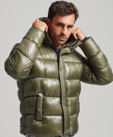 Veste mi-saison Superdry en vert : devant